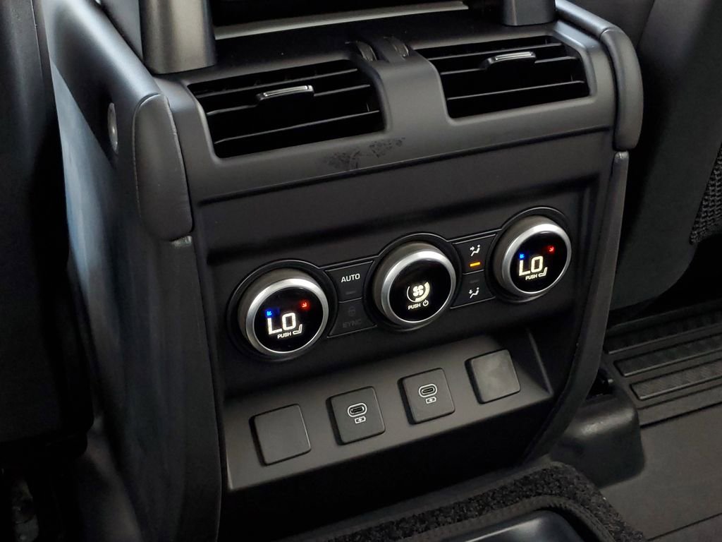 Certified 2025 Land Rover Defender 130 X-Dynamic SE image 33