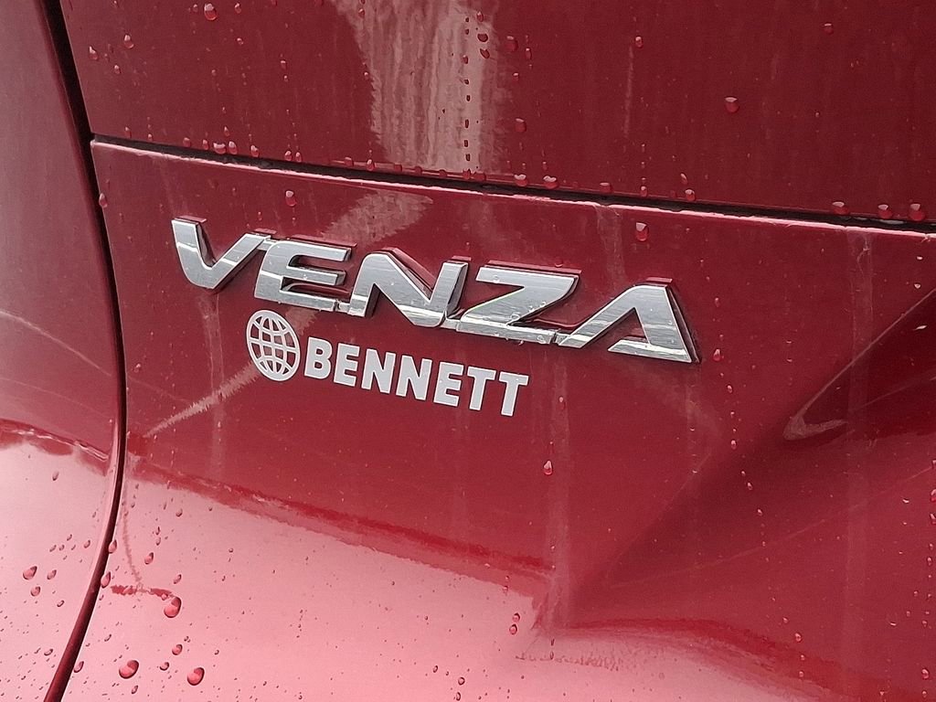 New 2024 Toyota Venza Limited image 30