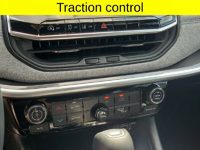 Used 2023 Jeep Compass Latitude AWD/4WD image 20