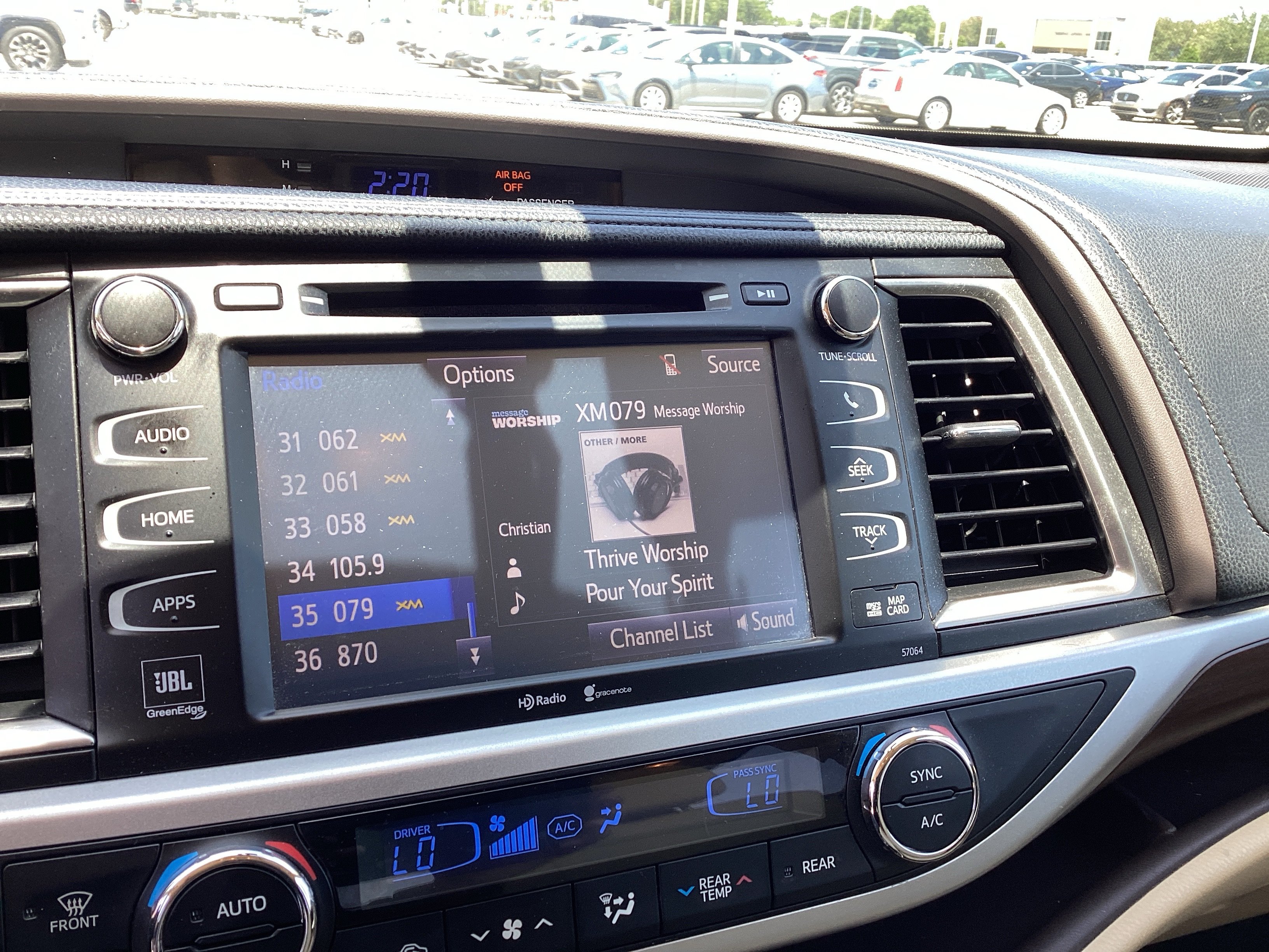 Used 2014 Toyota Highlander Limited Platinum AWD/4WD image 19