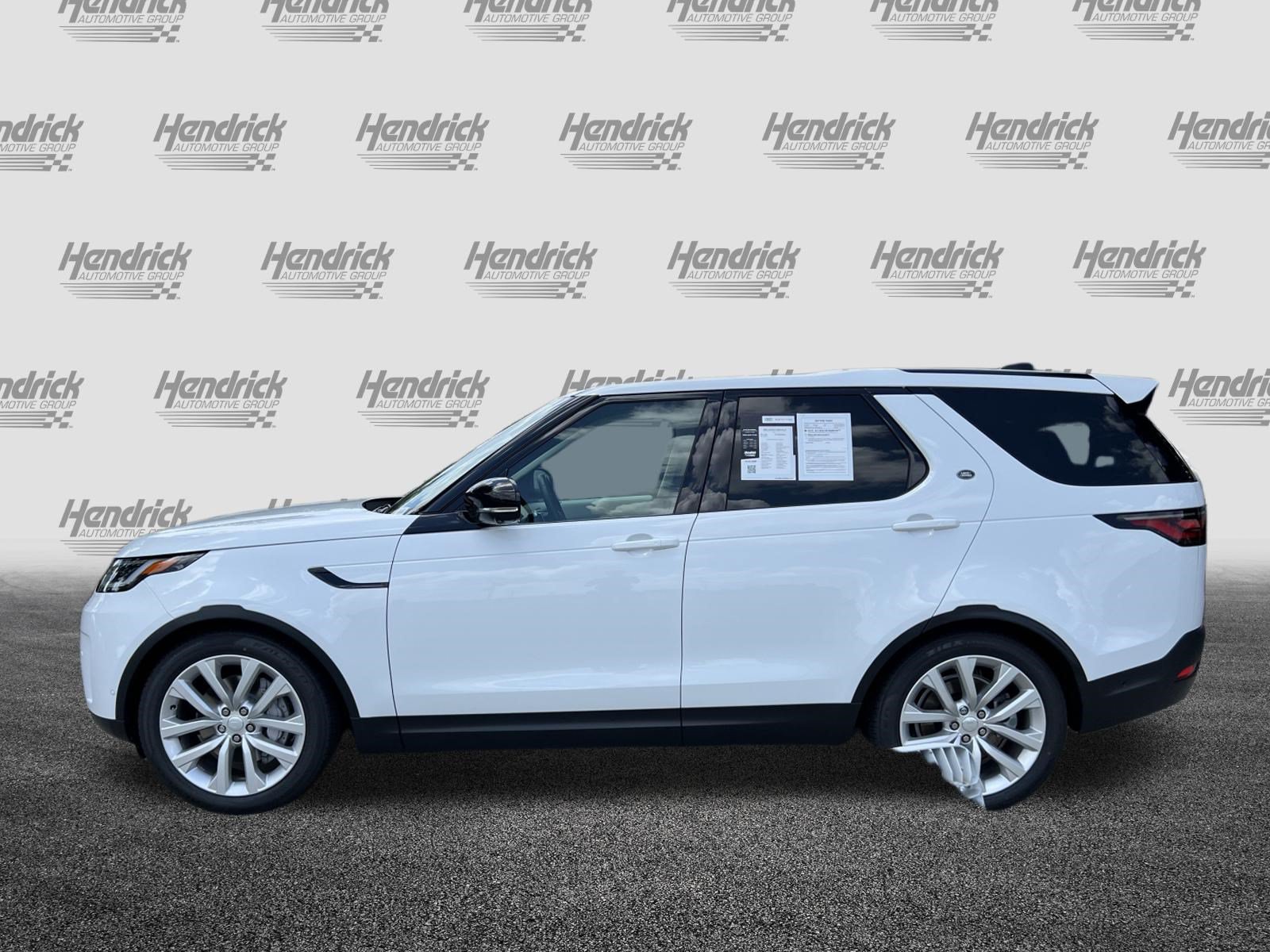 Used 2024 Land Rover Discovery S AWD/4WD image 6