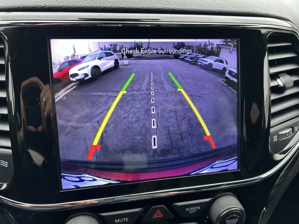 Used 2021 Jeep Grand Cherokee Laredo X image 17