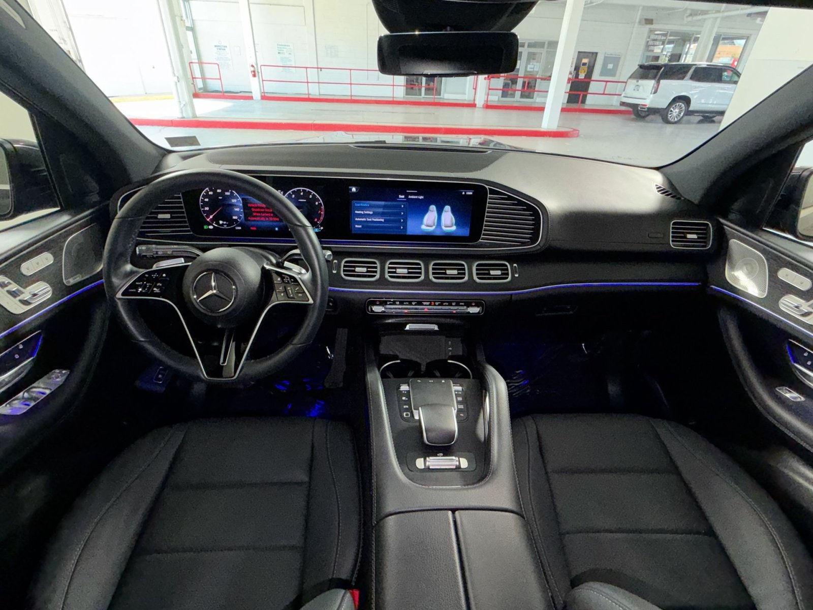 Used 2025 Mercedes-Benz GLS 450 4MATIC image 23
