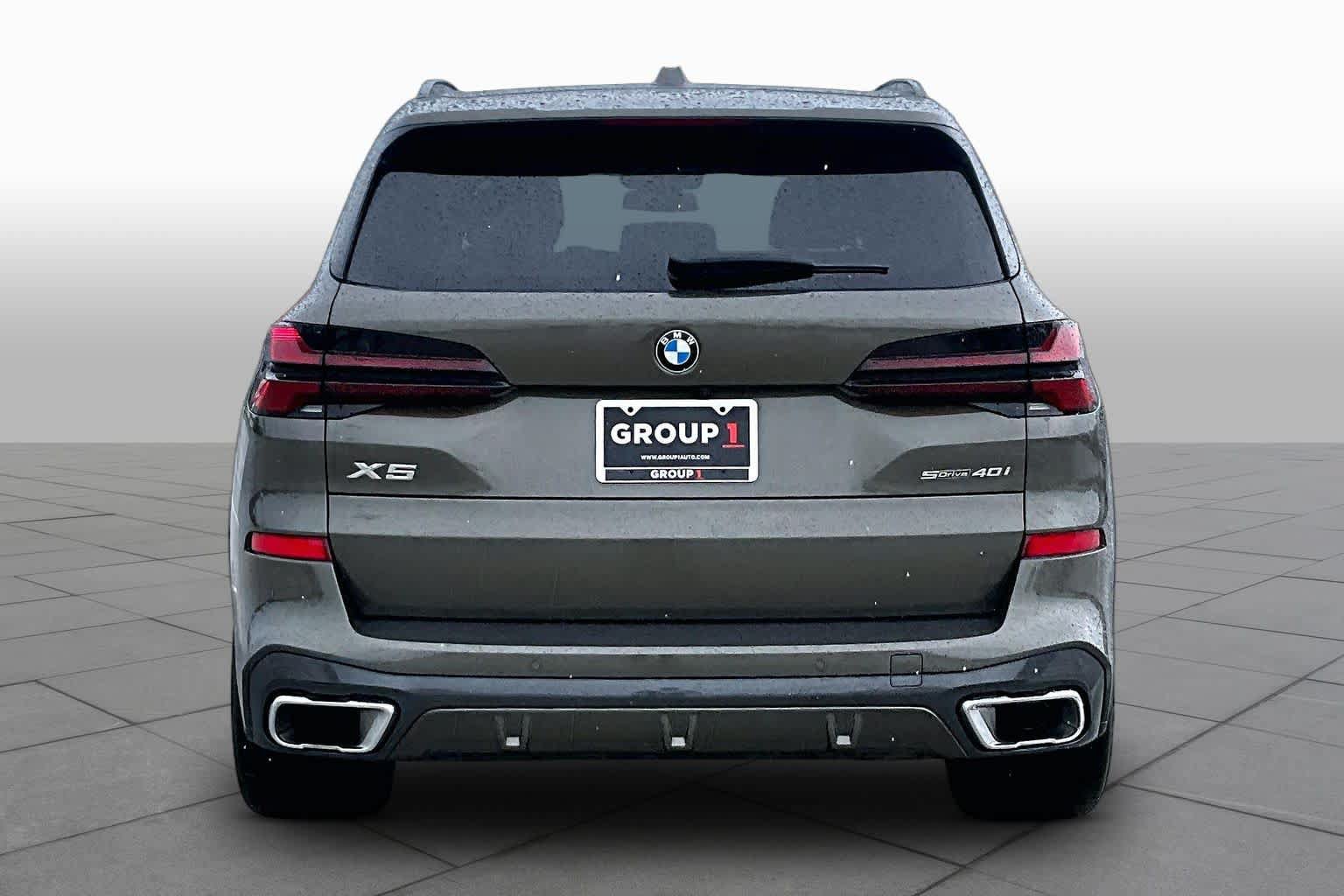 Used 2024 BMW X5 sDrive40i w/ M Sport Package RWD image 5