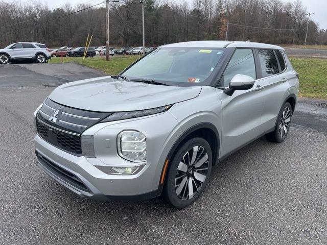 Used 2025 Mitsubishi Outlander SE image 10