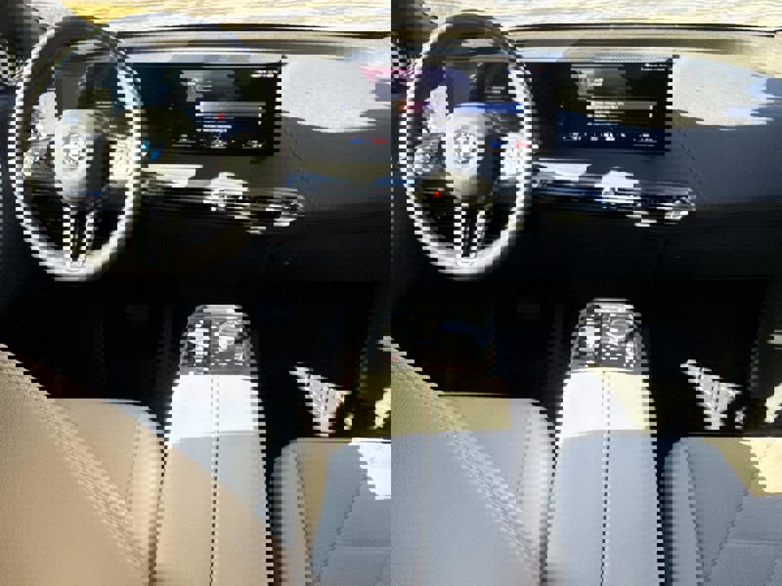 Used 2025 BMW iX xDrive50 w/ Premium Package image 17