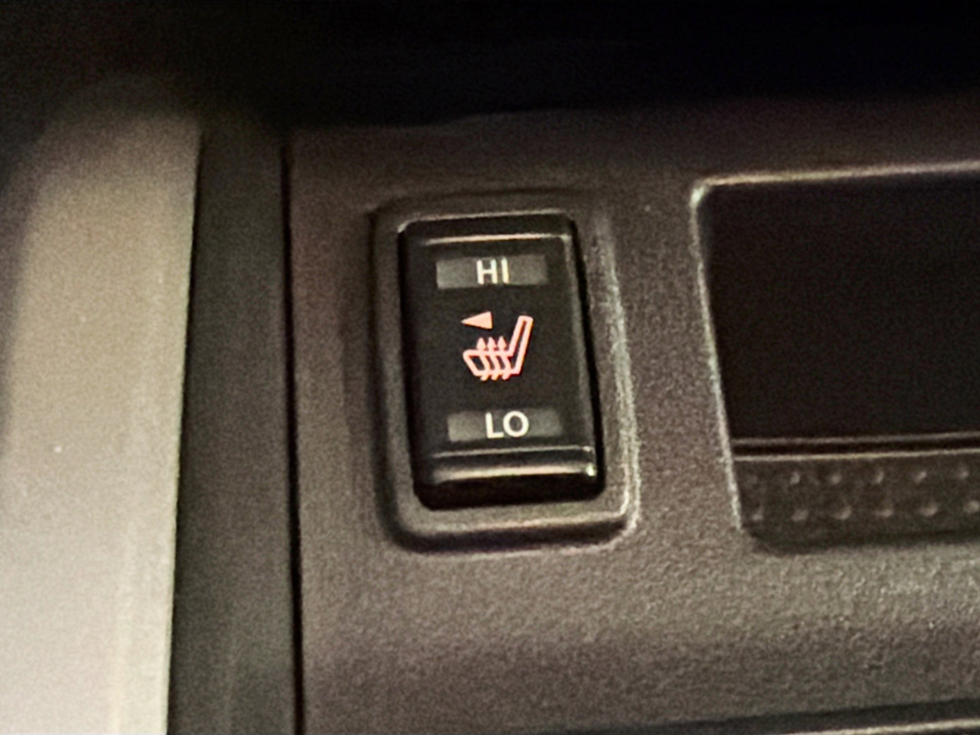 Used 2021 Nissan Titan SV w/ SV Convenience Package image 26