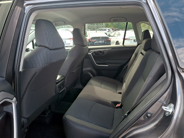 Certified 2024 Toyota RAV4 LE AWD/4WD image 6
