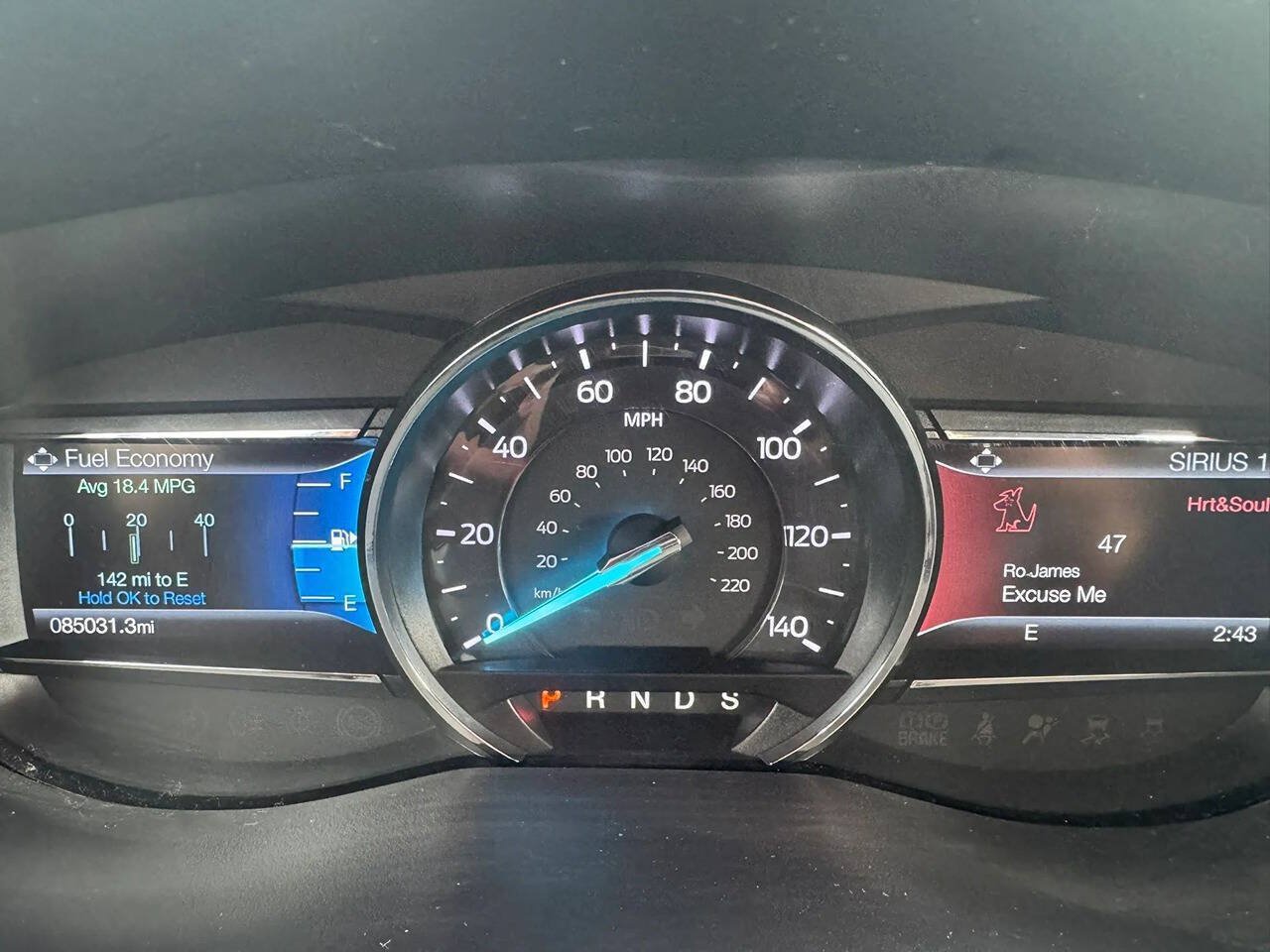 Used 2019 Ford Explorer XLT w/ Equipment Group 202A AWD/4WD image 9