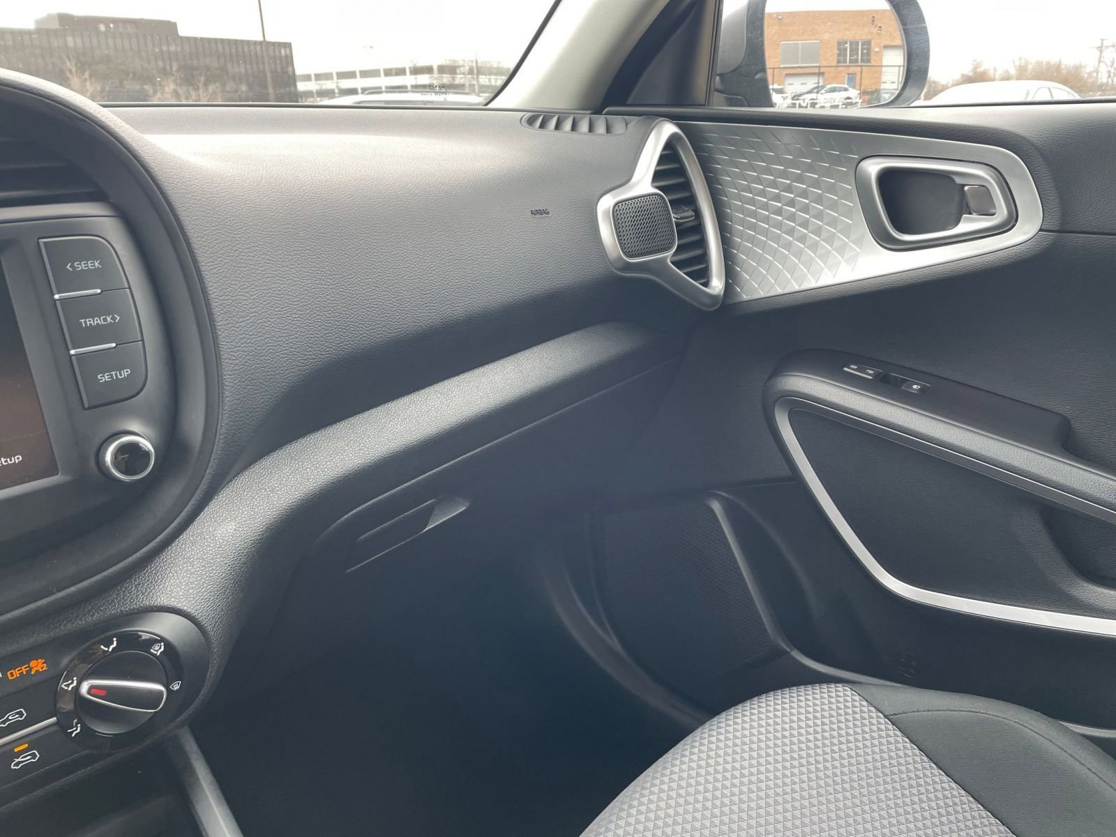 Used 2025 Kia Soul LX w/ LX Technology Package image 33