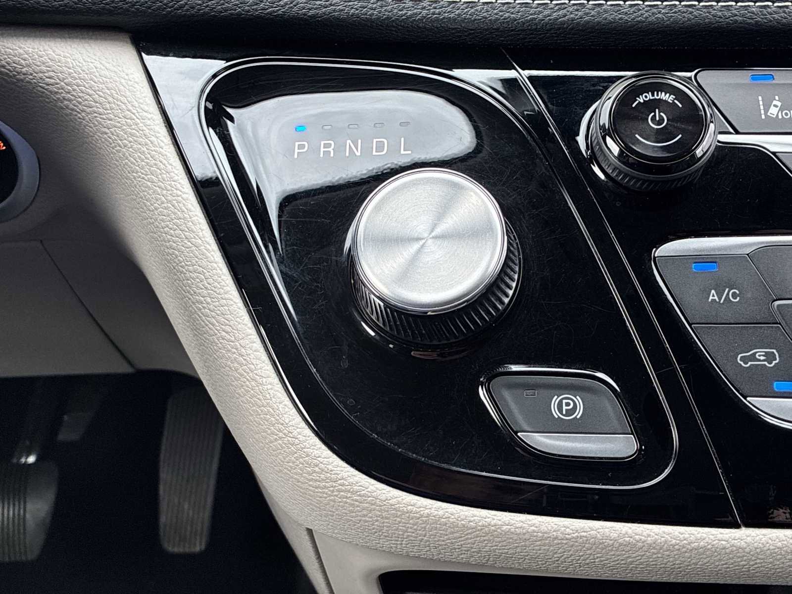 Certified 2023 Chrysler Pacifica Touring-L FWD image 20