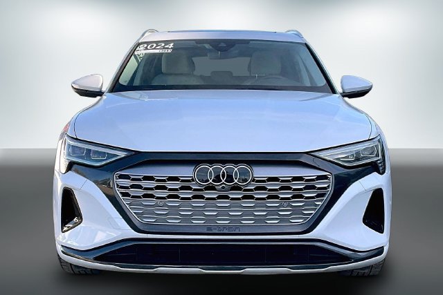 Certified 2024 Audi Q8 e-tron Premium Plus AWD/4WD image 3