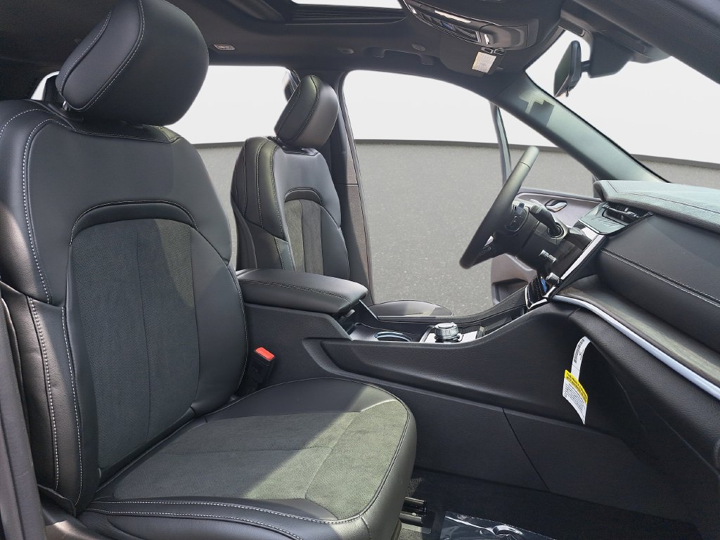 New 2026 Jeep Grand Cherokee Altitude AWD/4WD image 10