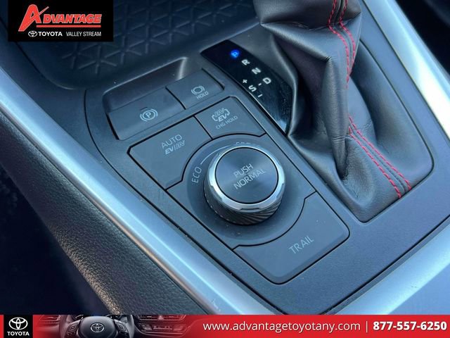 Used 2023 Toyota RAV4 SE w/ Weather & Moonroof Package image 37