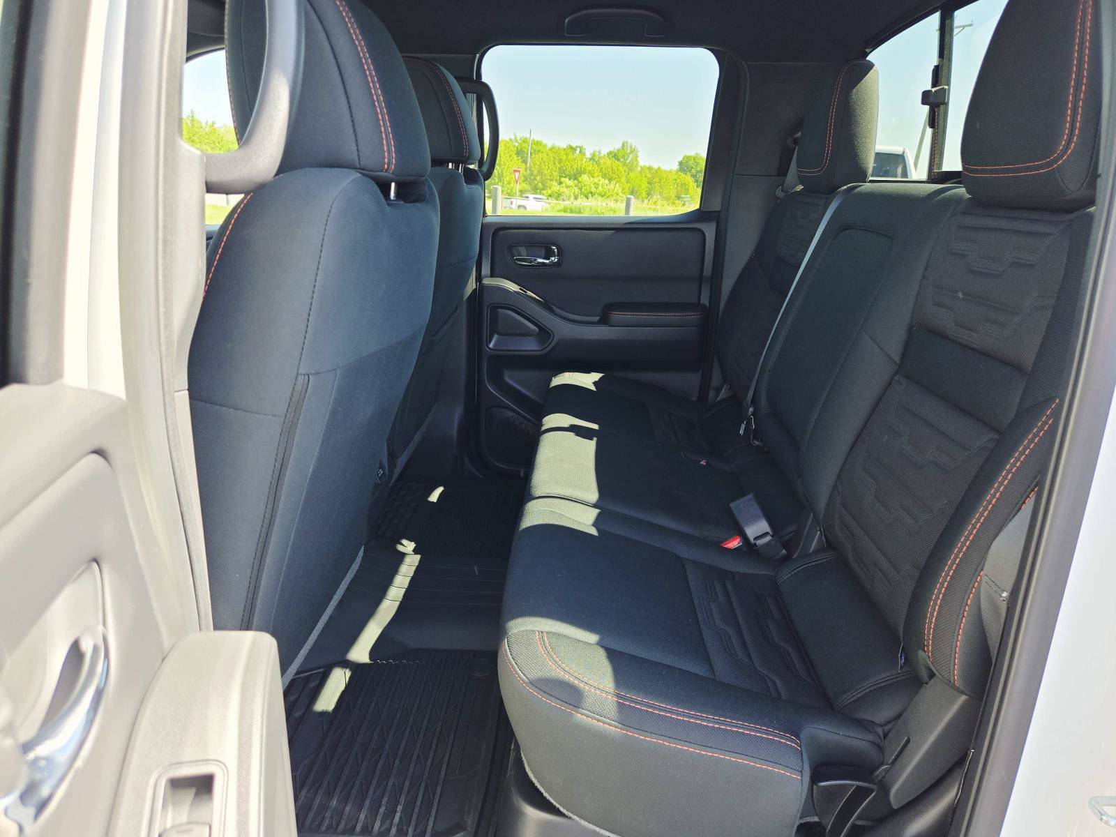 Used 2025 Nissan Frontier PRO-4X w/ Pro Convenience Package AWD/4WD image 13