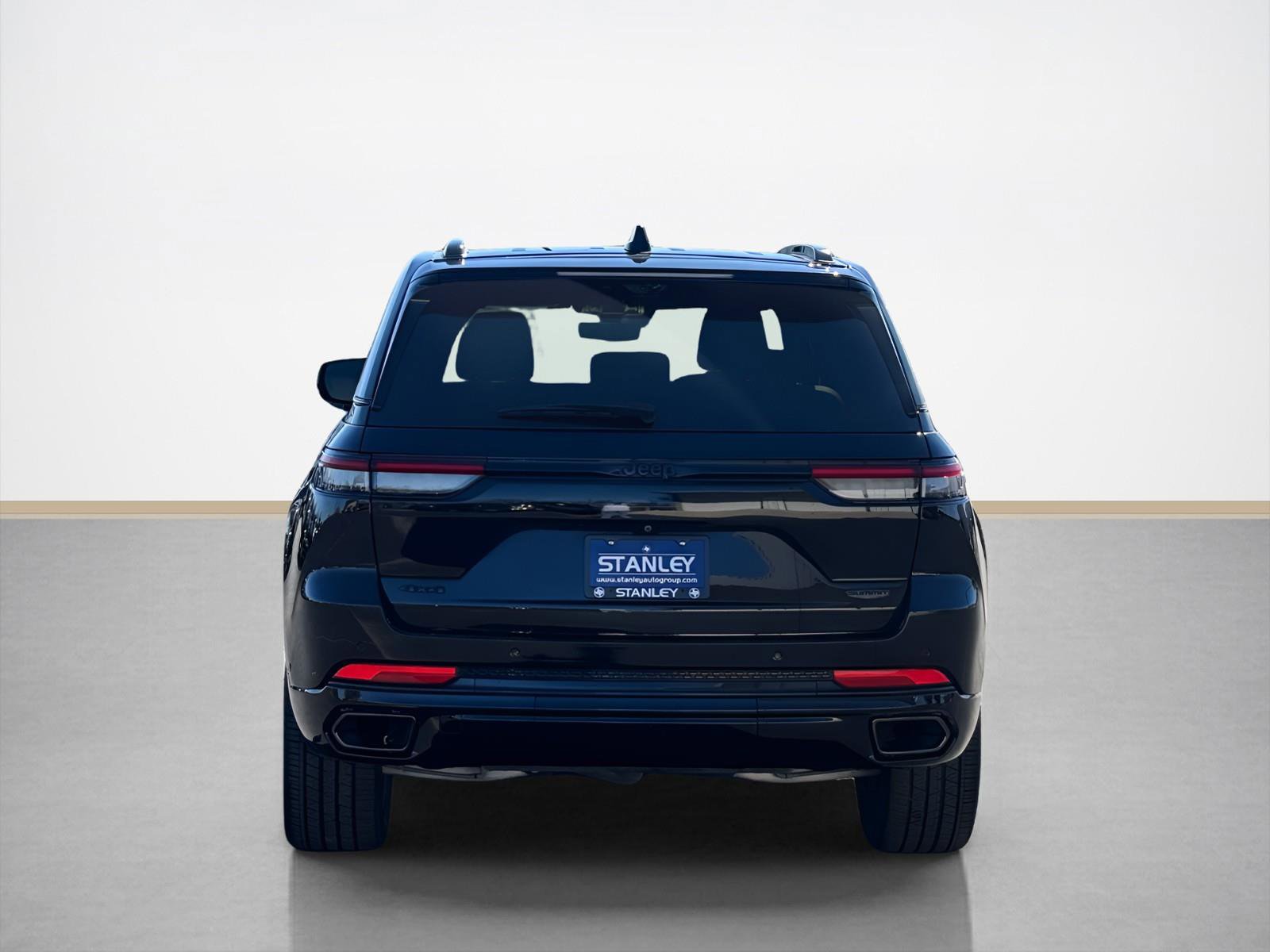 Used 2024 Jeep Grand Cherokee Summit image 6