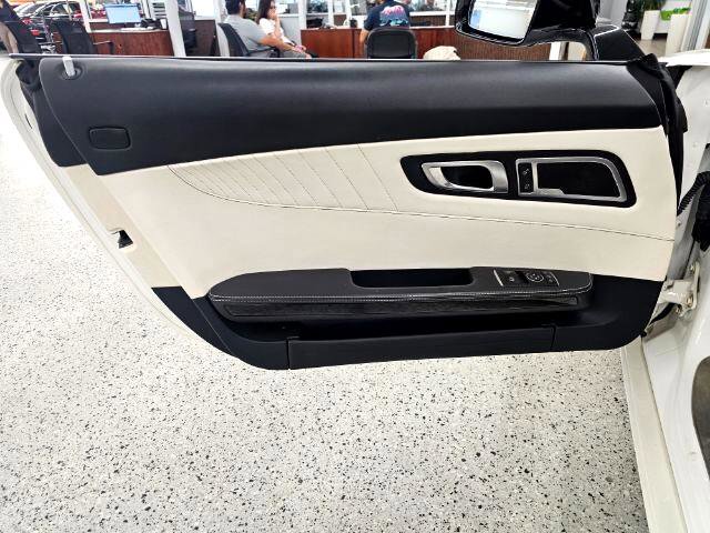 Used 2018 Mercedes-Benz AMG GT Roadster image 29