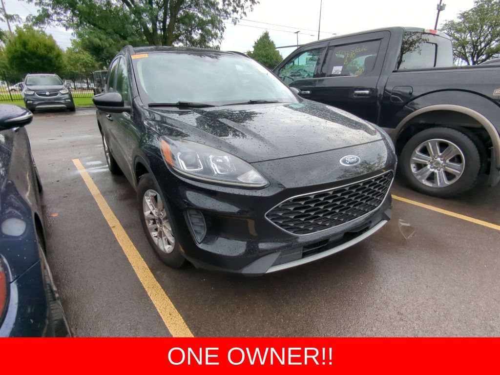Used 2020 Ford Escape SE FWD image 2