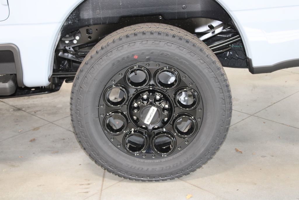 New 2026 Ford F250 Lariat w/ Black Appearance Package image 18