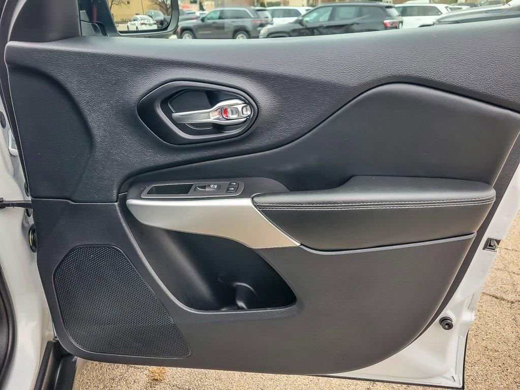 Certified 2022 Jeep Cherokee Latitude AWD/4WD image 22