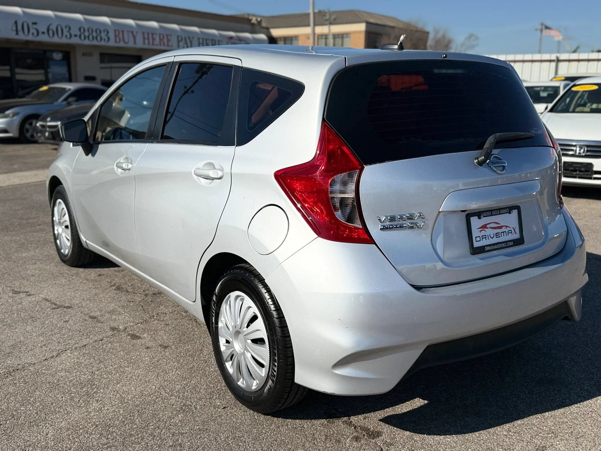 Used 2017 Nissan Versa Note SV FWD image 6