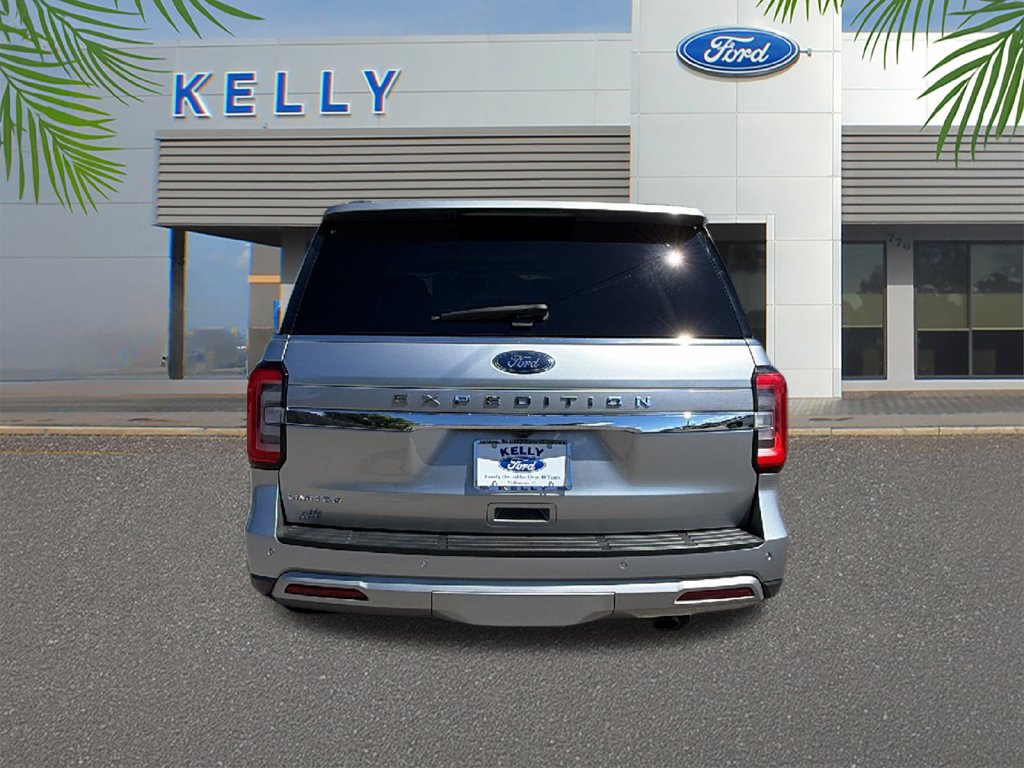 Used 2024 Ford Expedition Limited AWD/4WD image 4