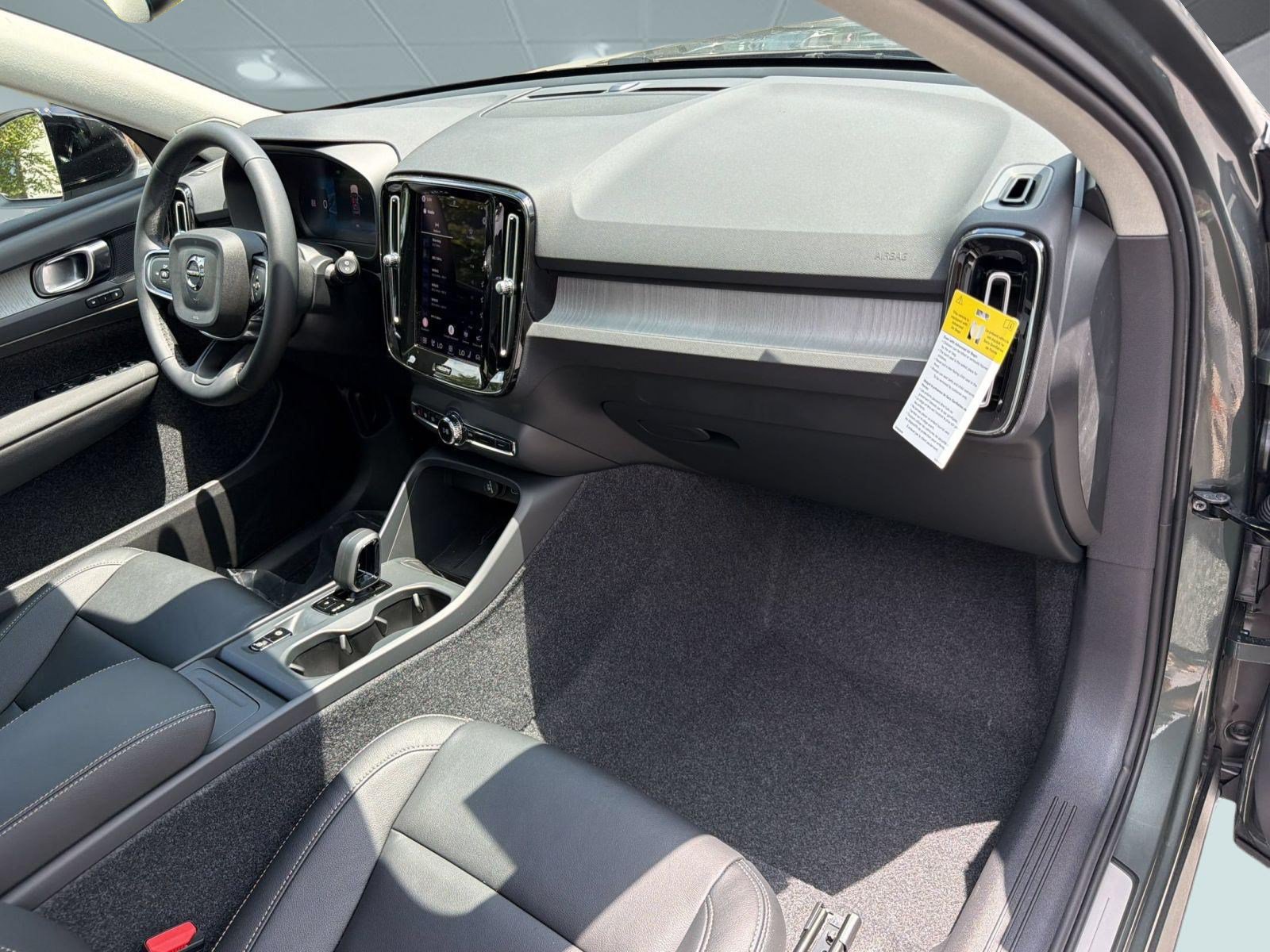 New 2026 Volvo XC40 B5 Core w/ Protection Package Premier AWD/4WD image 30
