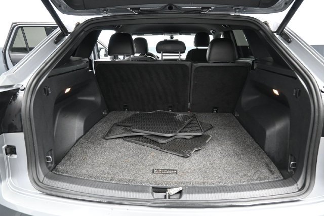 Used 2021 Volkswagen Atlas Cross Sport SE AWD/4WD image 30