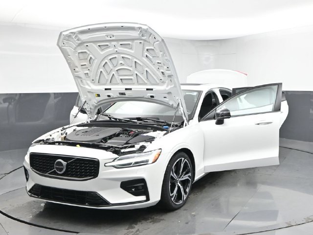Used 2025 Volvo S60 B5 Plus FWD image 52