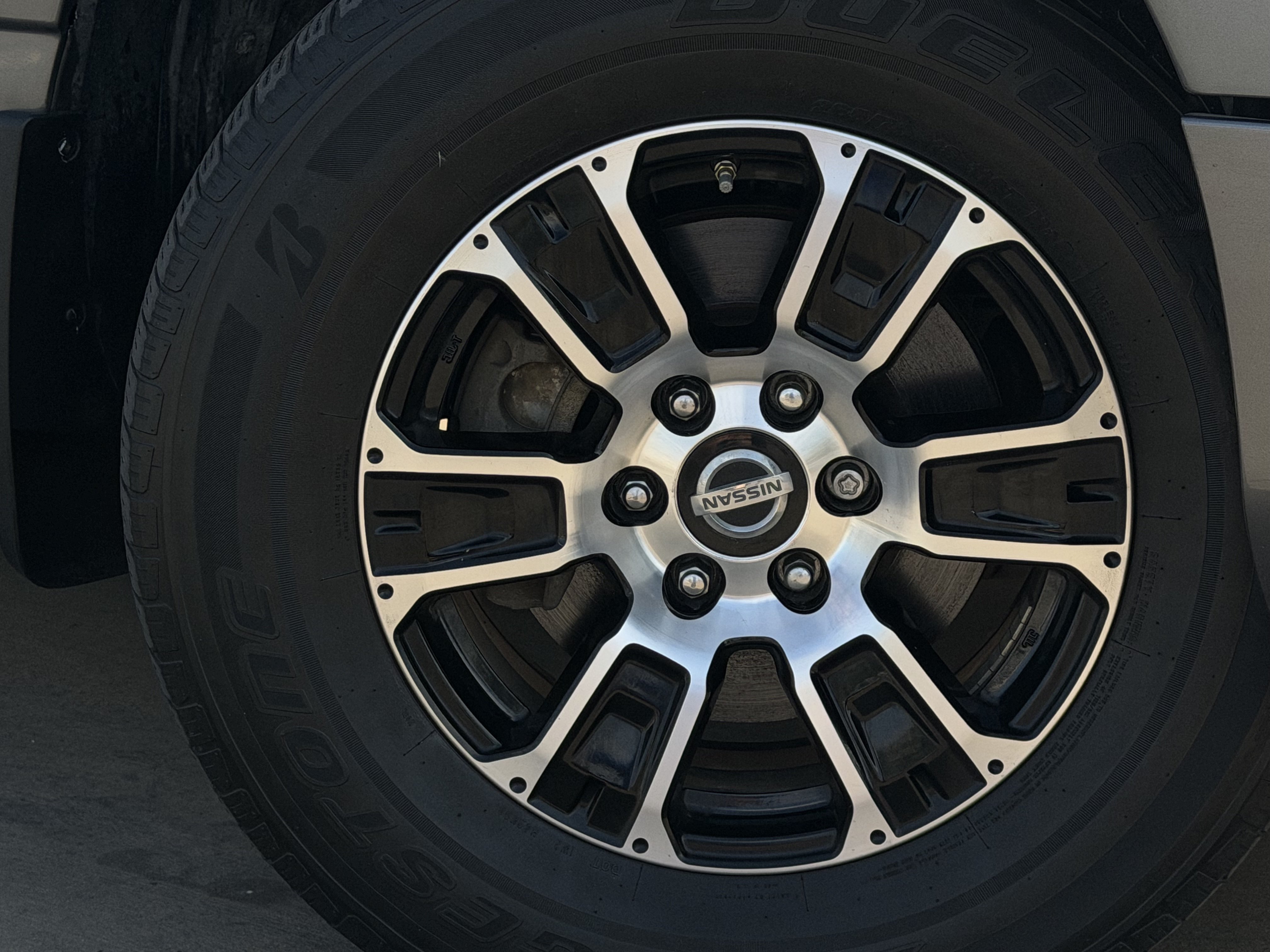 Used 2021 Nissan Titan SV w/ SV Convenience Package AWD/4WD image 11