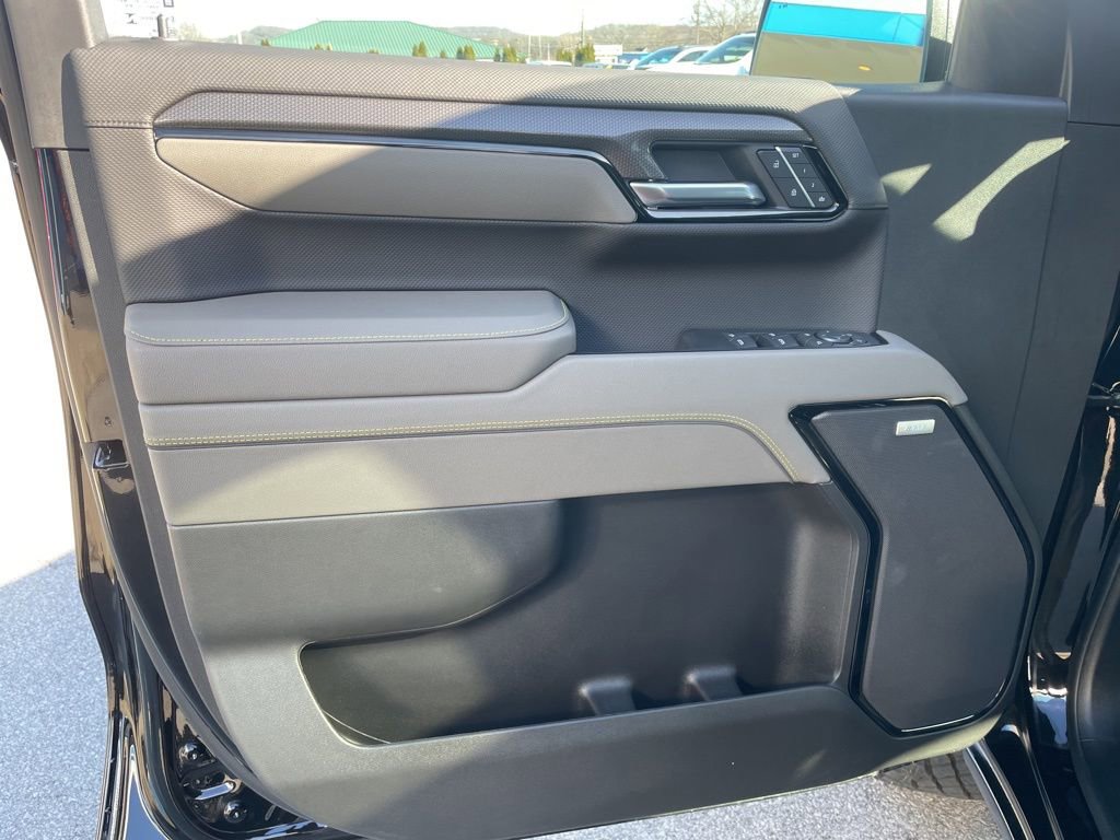 Used 2025 Chevrolet Silverado 1500 ZR2 w/ Technology Package image 5