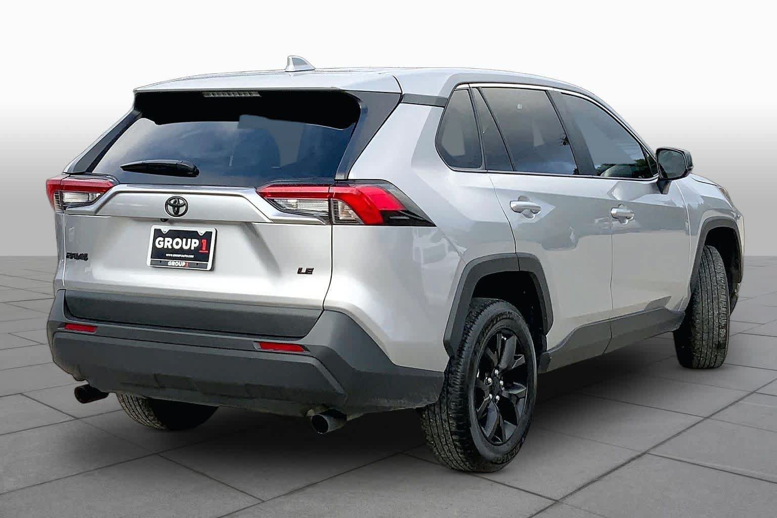 Used 2025 Toyota RAV4 LE FWD image 13