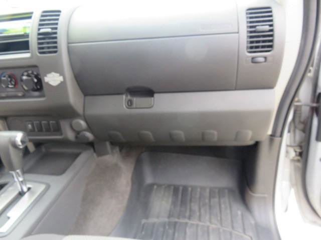 Used 2012 Suzuki Equator Premium image 20