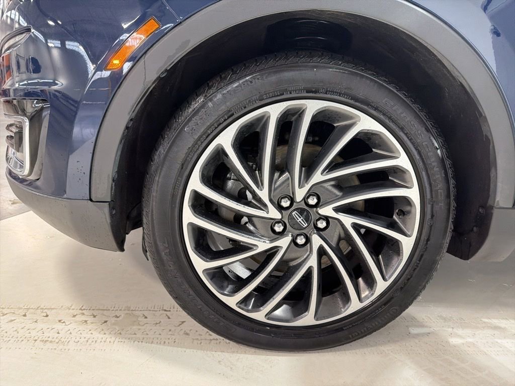 Used 2019 Lincoln Nautilus Reserve image 9