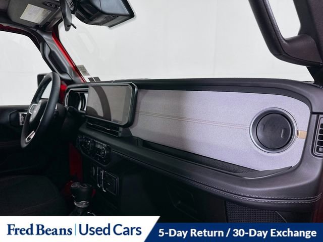 Used 2025 Jeep Wrangler Unlimited Sahara AWD/4WD image 28