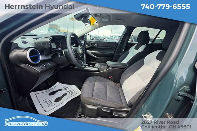 Used 2025 Chevrolet Trax LS w/ LS Convenience Package FWD image 20