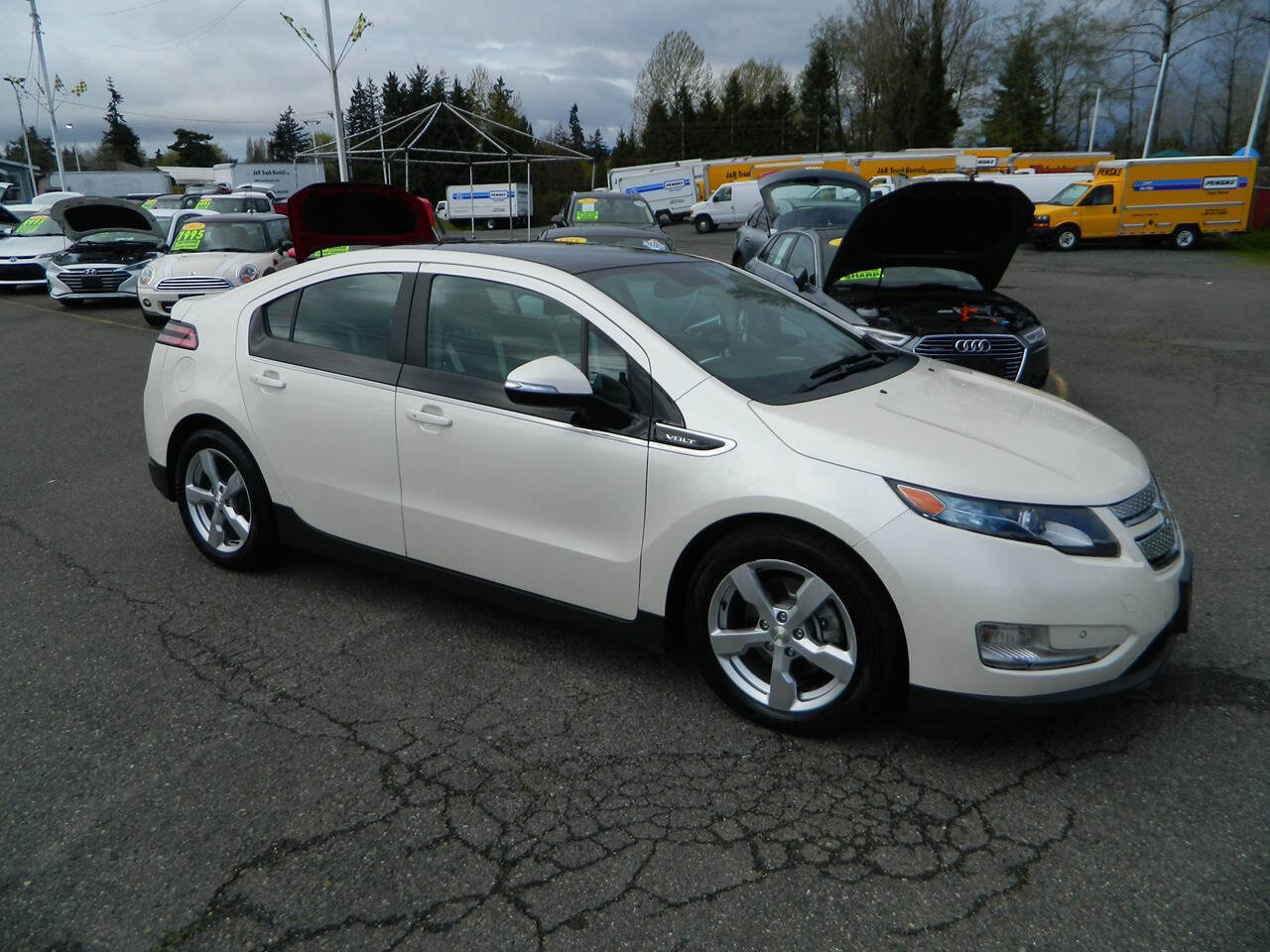 Used 2012 Chevrolet Volt Premium w/ Premium Trim Package image 2
