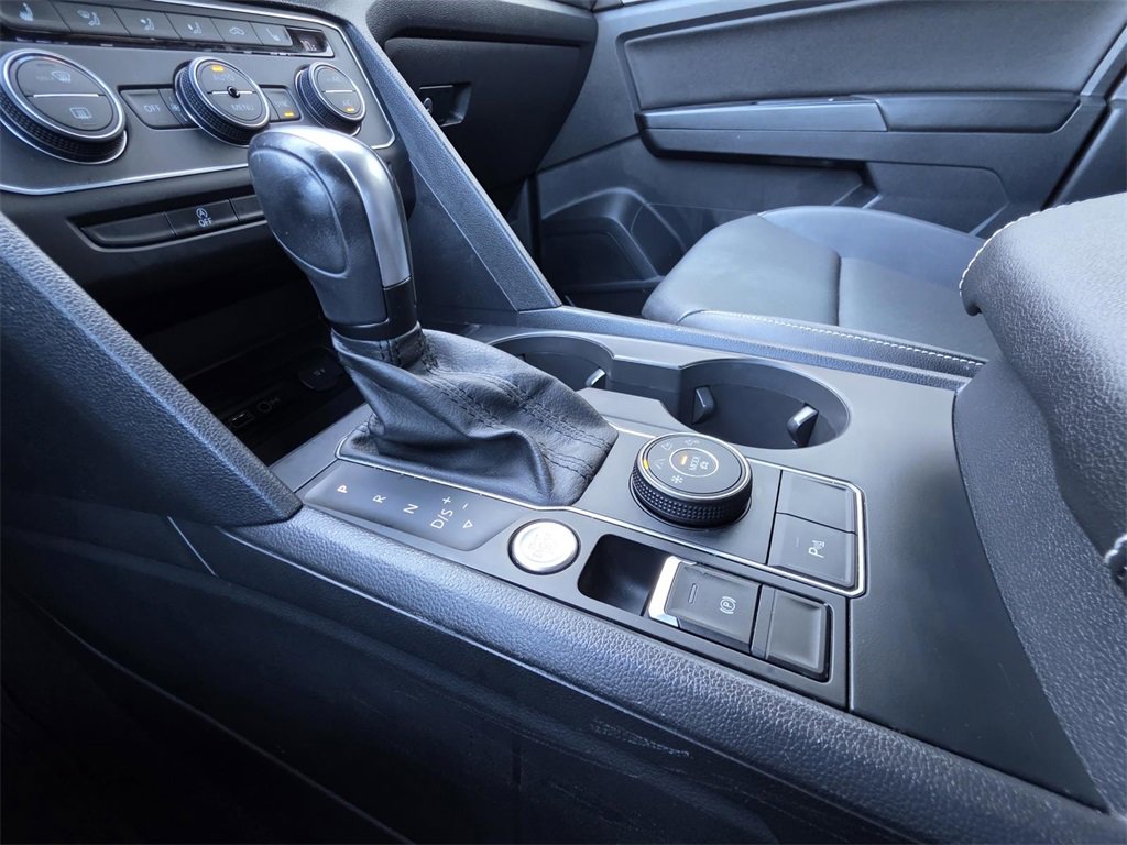 Used 2020 Volkswagen Atlas Cross Sport SE w/ Panoramic Sunroof Package image 22