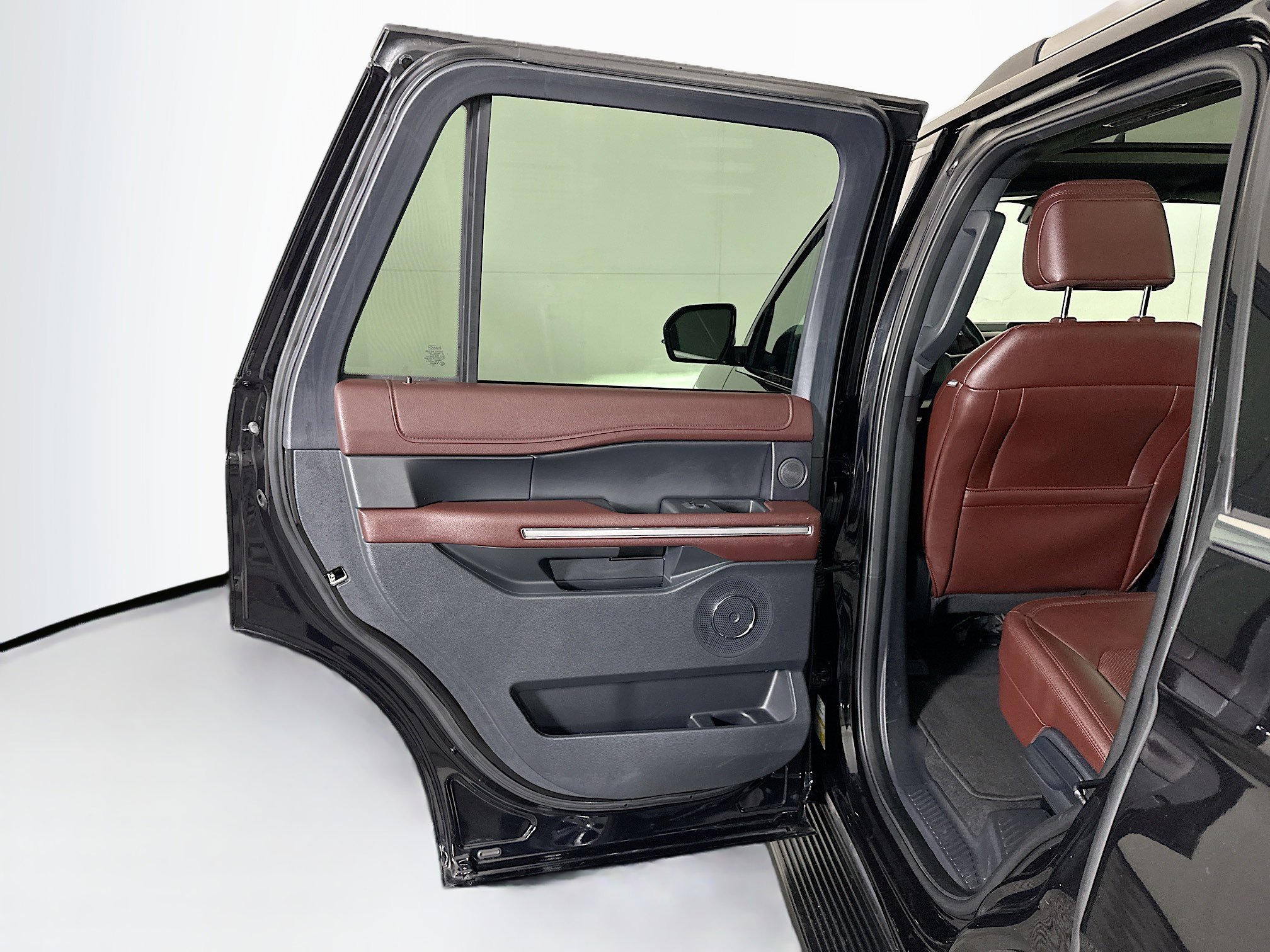 Used 2024 Ford Expedition Limited image 27