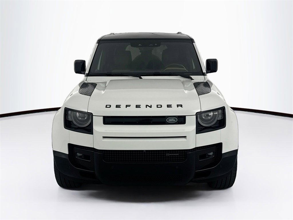Used 2023 Land Rover Defender 110 X-Dynamic SE image 2
