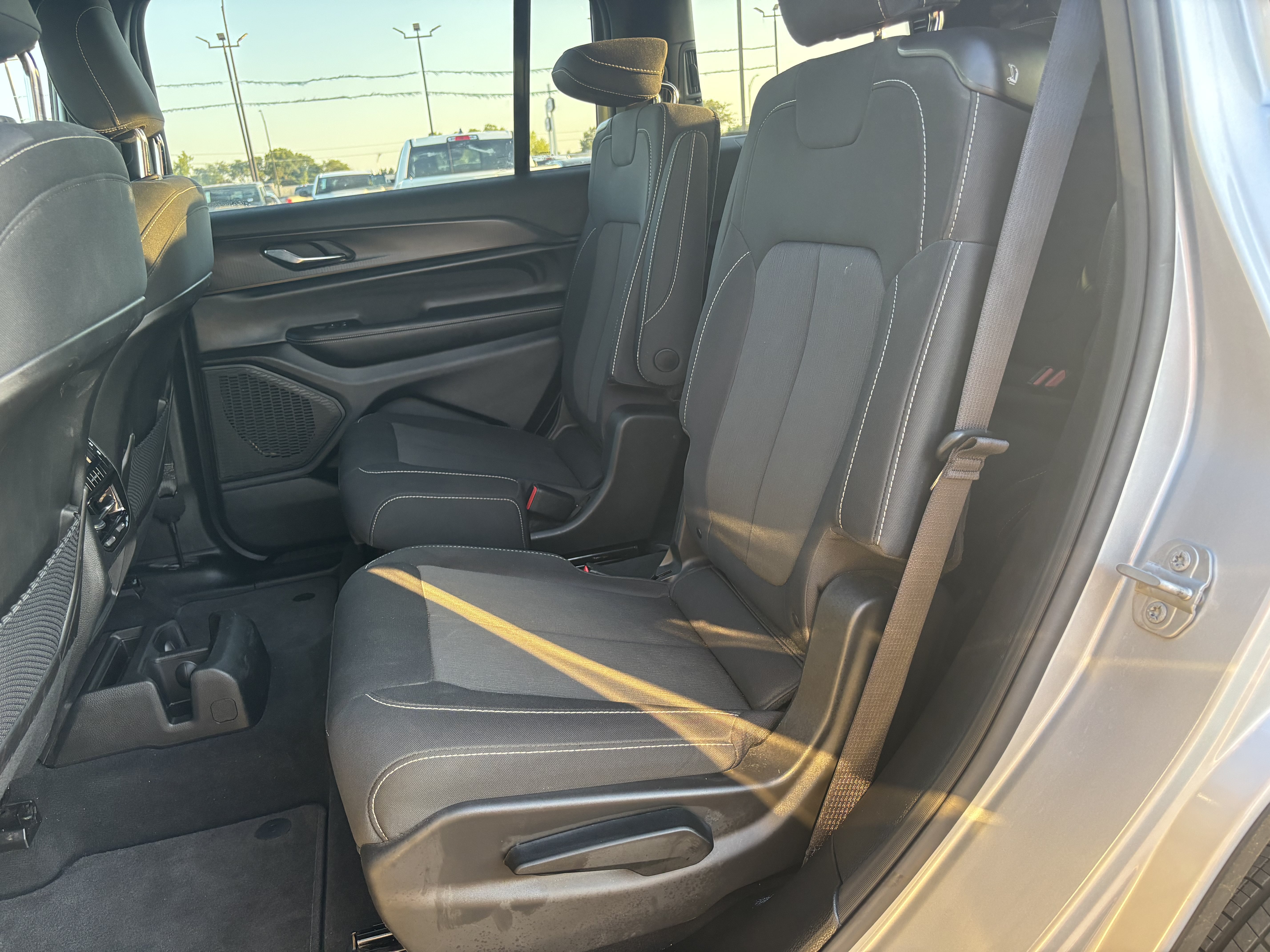 Used 2025 Jeep Grand Cherokee L Laredo RWD image 23