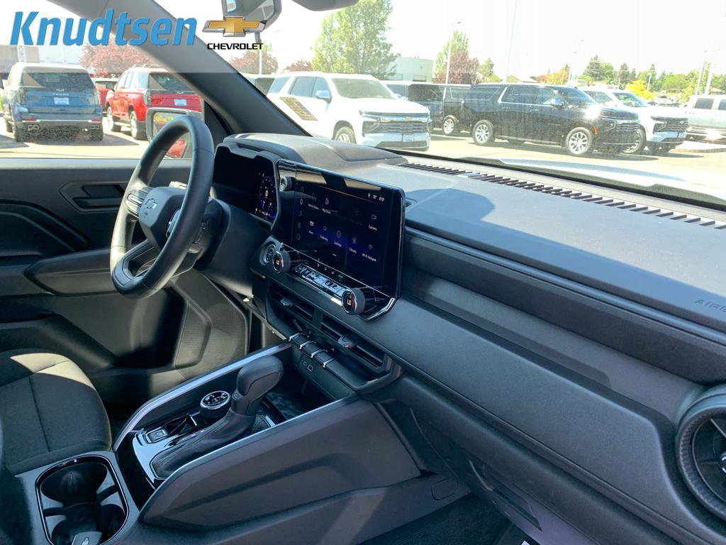 Used 2025 Chevrolet Colorado Trail Boss AWD/4WD image 12