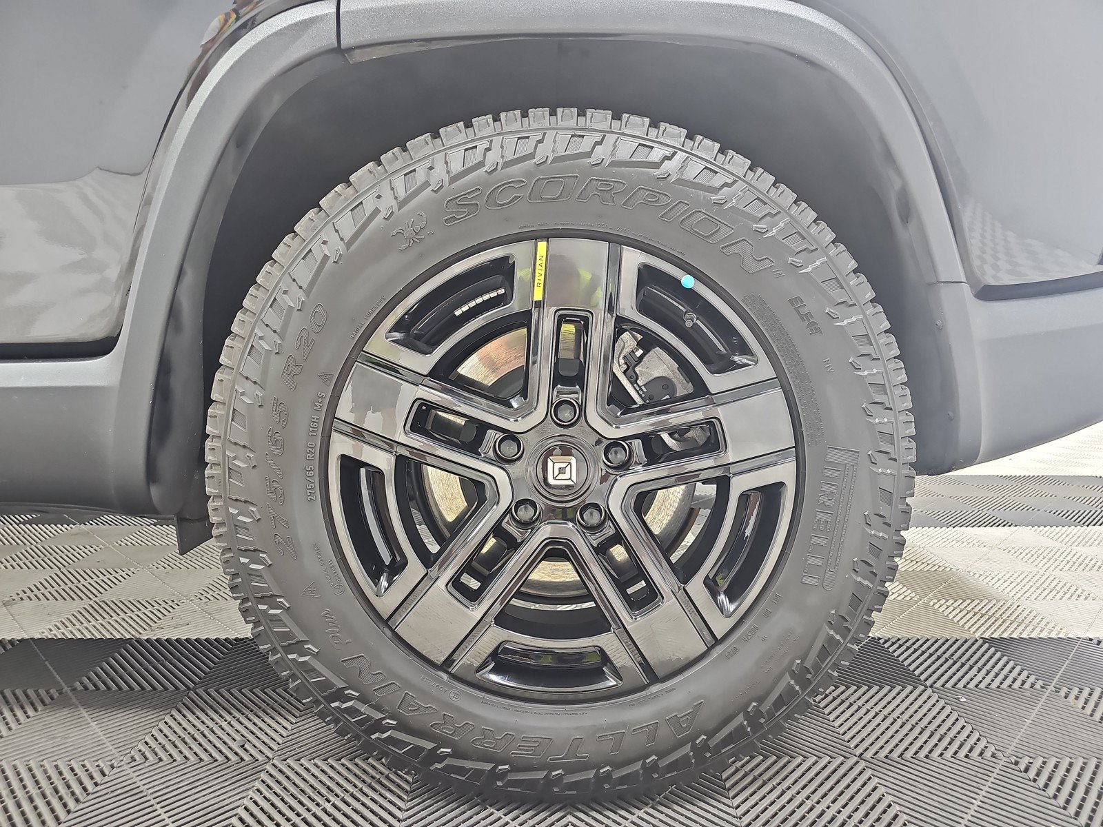 Used 2024 Rivian R1S Adventure AWD/4WD image 10