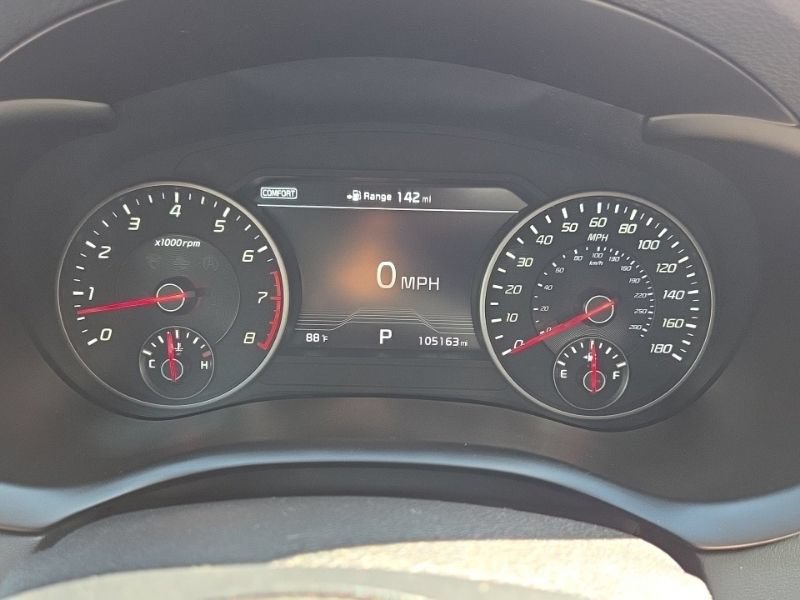Used 2018 Kia Stinger GT2 AWD/4WD image 12