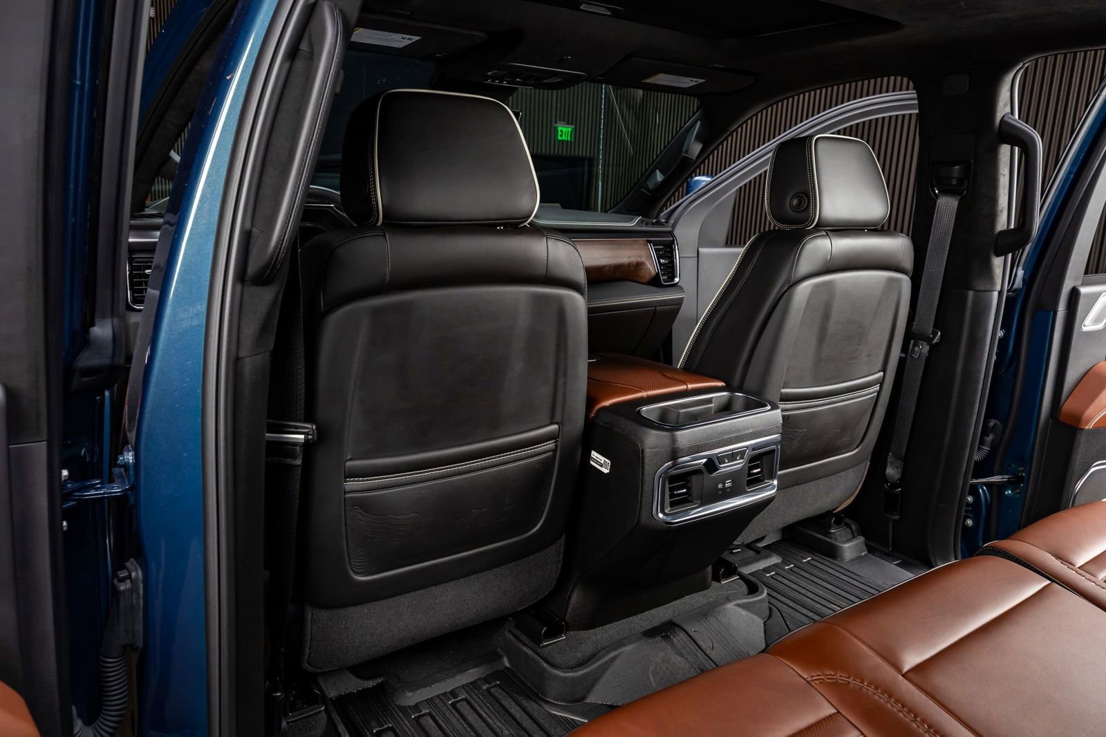 Used 2025 GMC Sierra 2500 Denali Ultimate w/ Max Trailering Package image 31