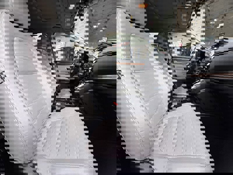 Used 2017 Honda CR-V Touring image 16