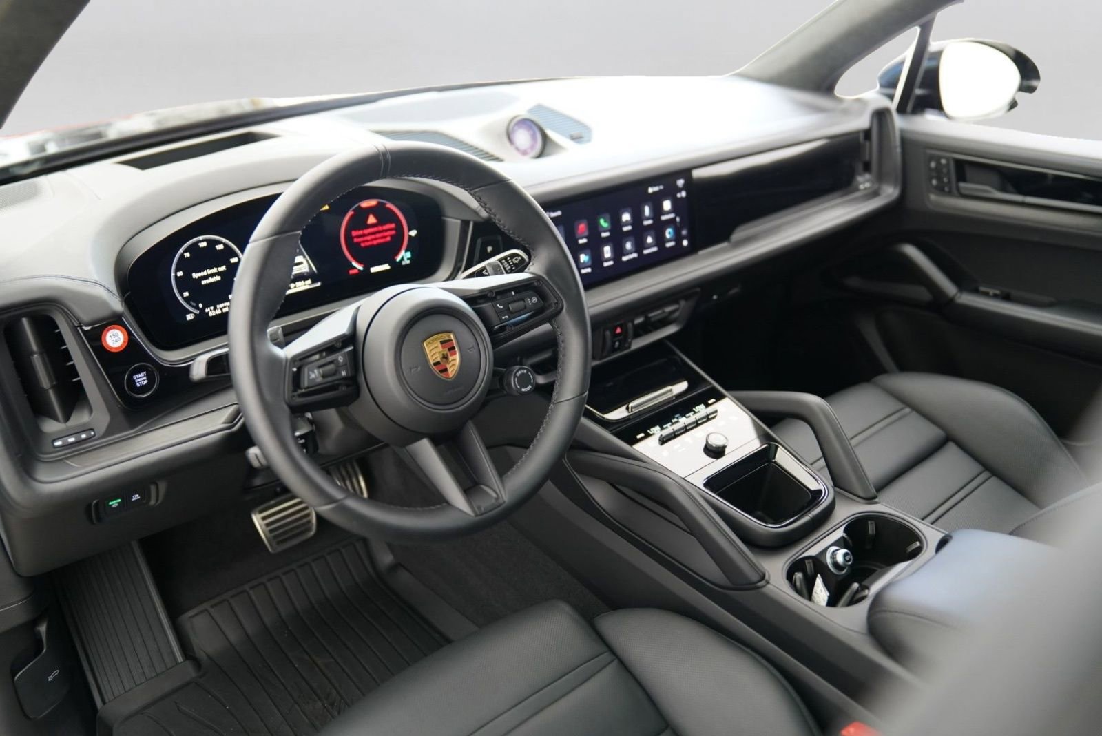 Used 2025 Porsche Cayenne GTS AWD/4WD image 18