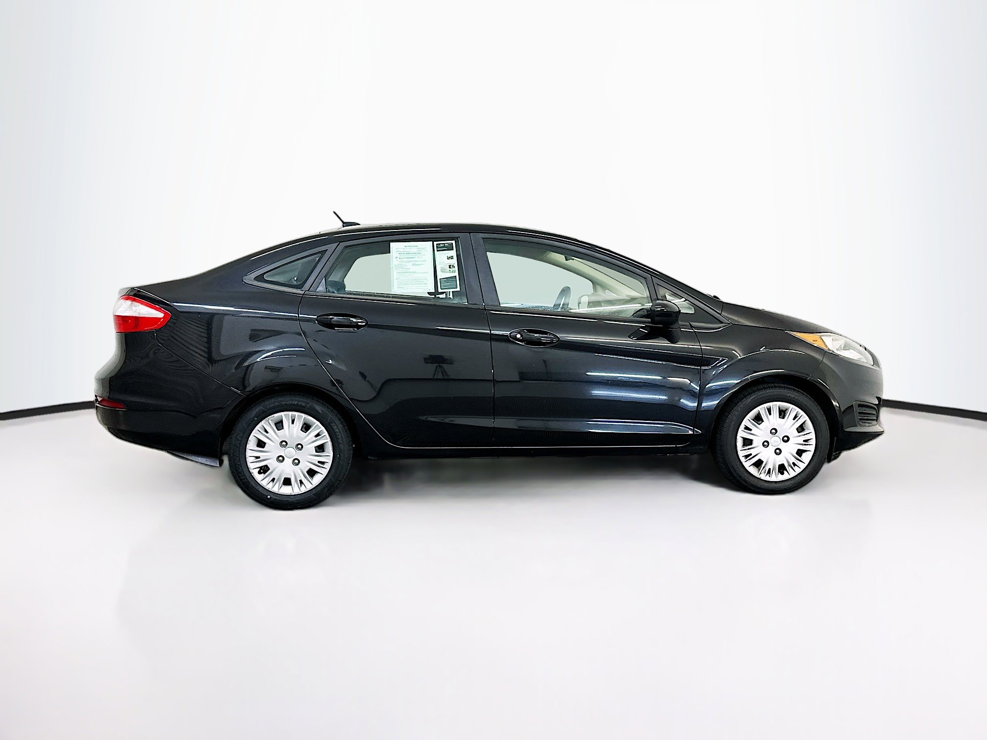 Used 2015 Ford Fiesta S image 10