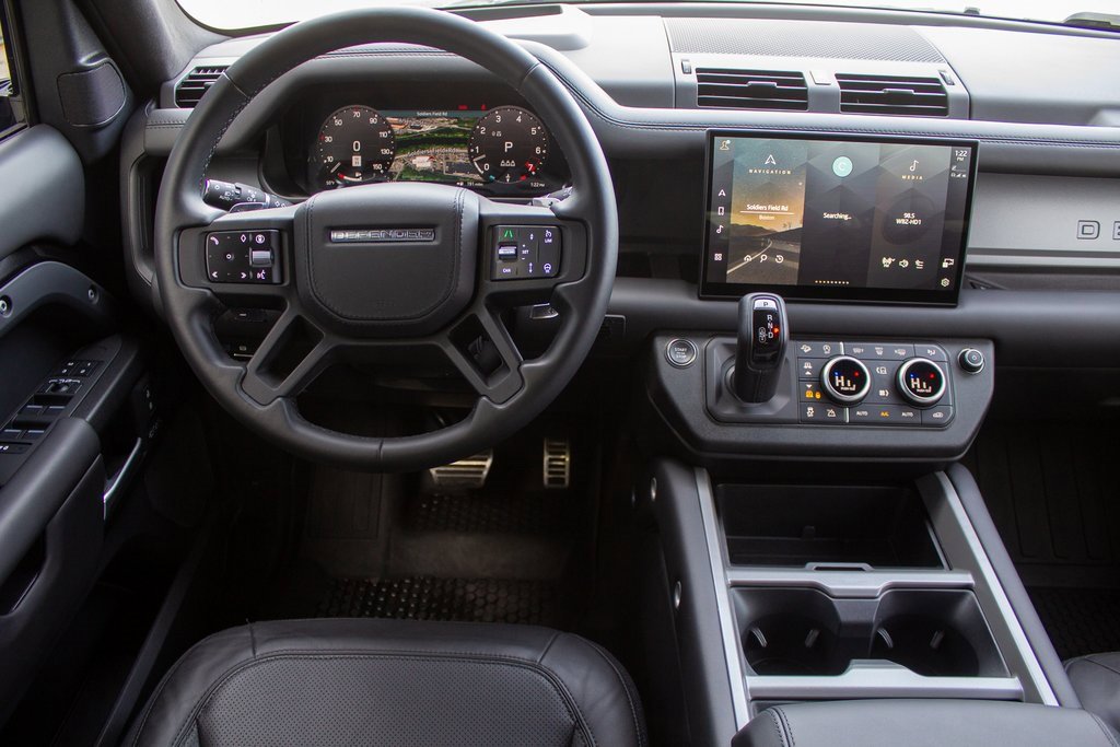 Used 2025 Land Rover Defender 110 V8 image 13