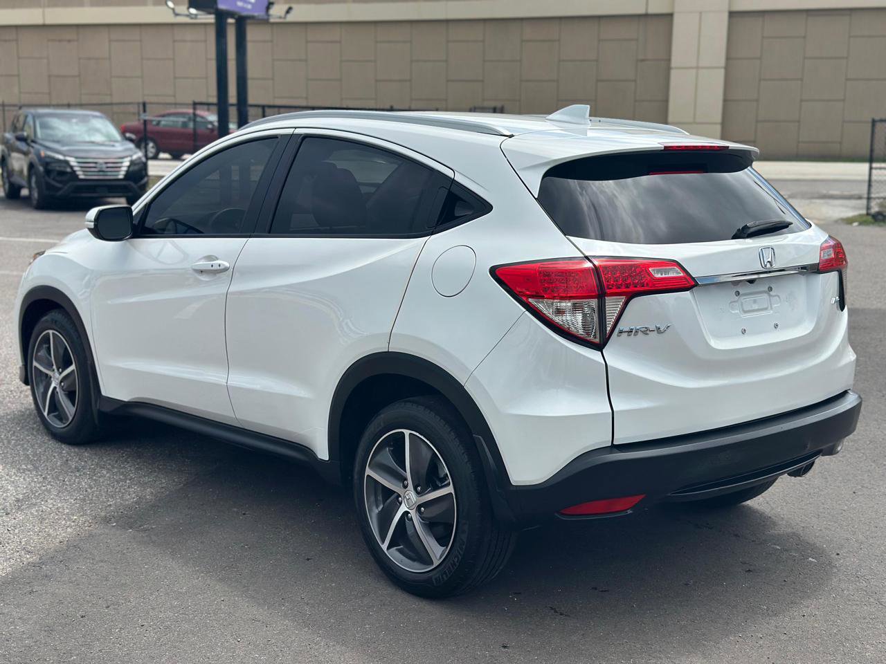 Used 2022 Honda HR-V EX image 4